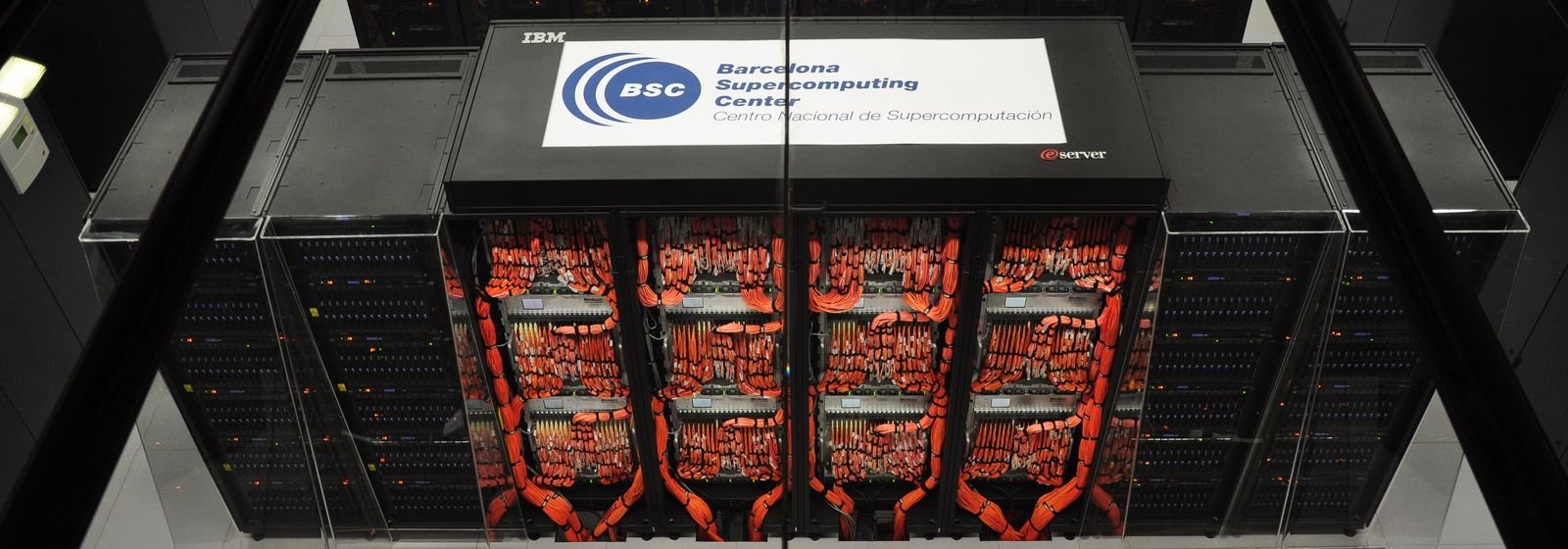 Superordenador MareNostrum en el Barcelona Supercomputing Center
